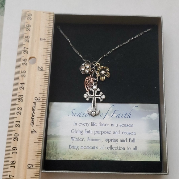 🥳3/$16 Cross necklace - Picture 2 of 3